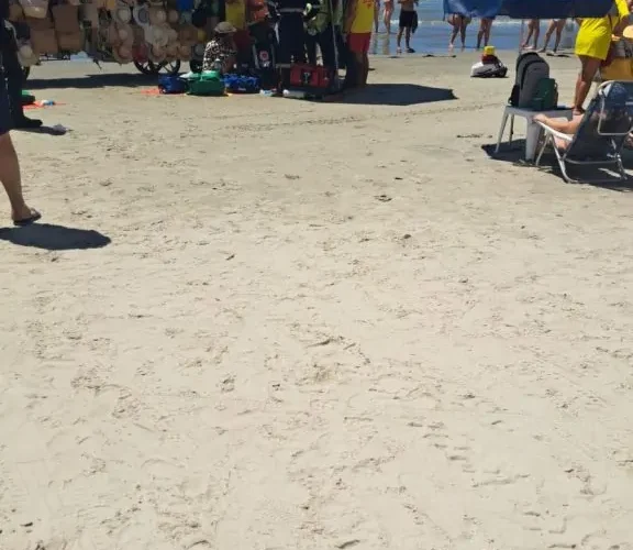 Idoso morre após afogamento na Praia Central de Balneário Camboriú