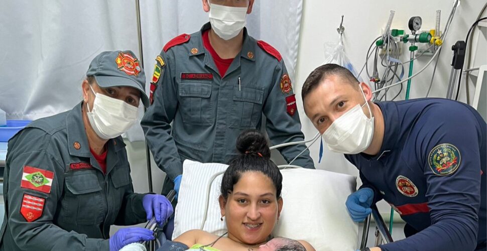 Bombeiros de SC registram 268 ocorrências obstétricas e auxiliam 111 partos em 2026