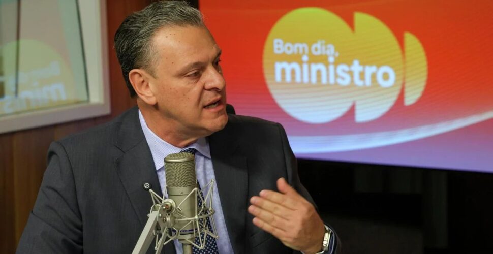 Ministro do Brasil alerta para risco de desabastecimento em meio a conflito no Oriente Médio