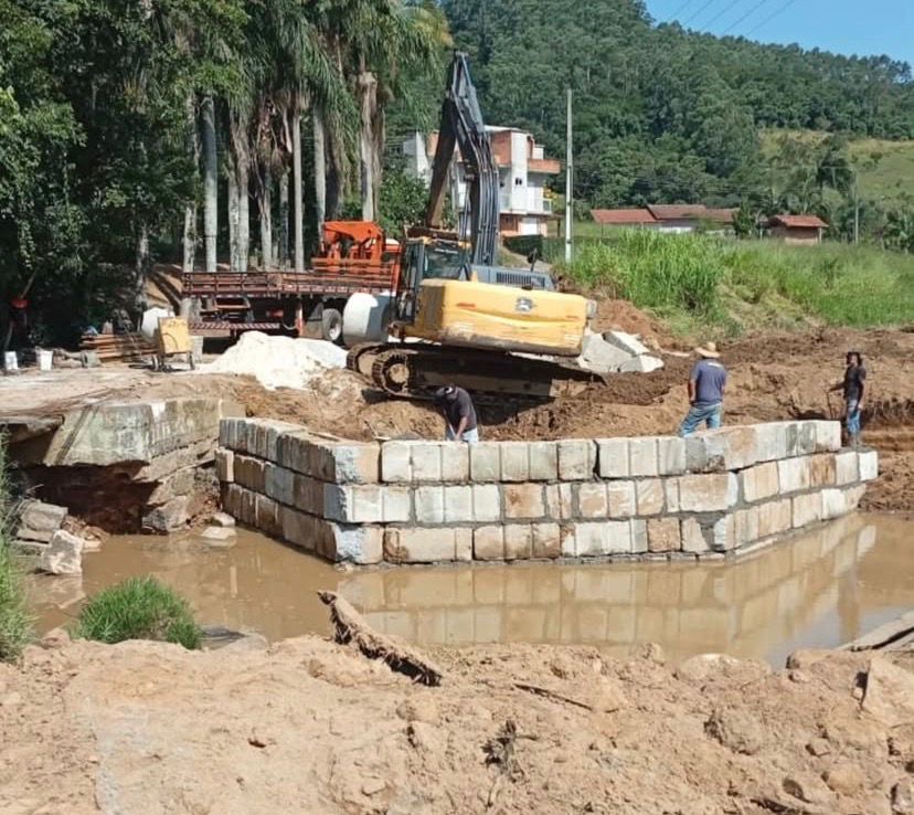 Ponte Augustinho Bortolato avança e reforça novo ciclo de desenvolvimento em Pedras Grandes