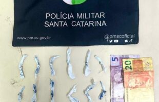 Polícia Militar prende dupla por tráfico de drogas em Orleans