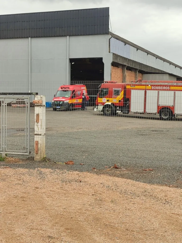 Trabalhador fica ferido após ficar preso em máquina em empresa de Criciúma