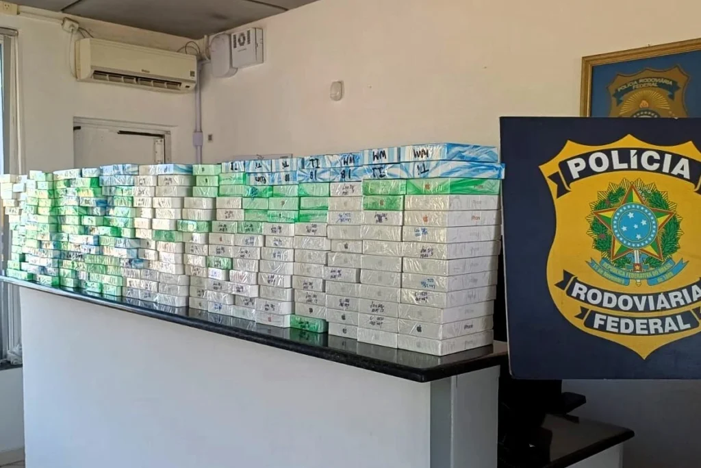 PRF apreende carga milionária de eletrônicos ilegais na BR-101
