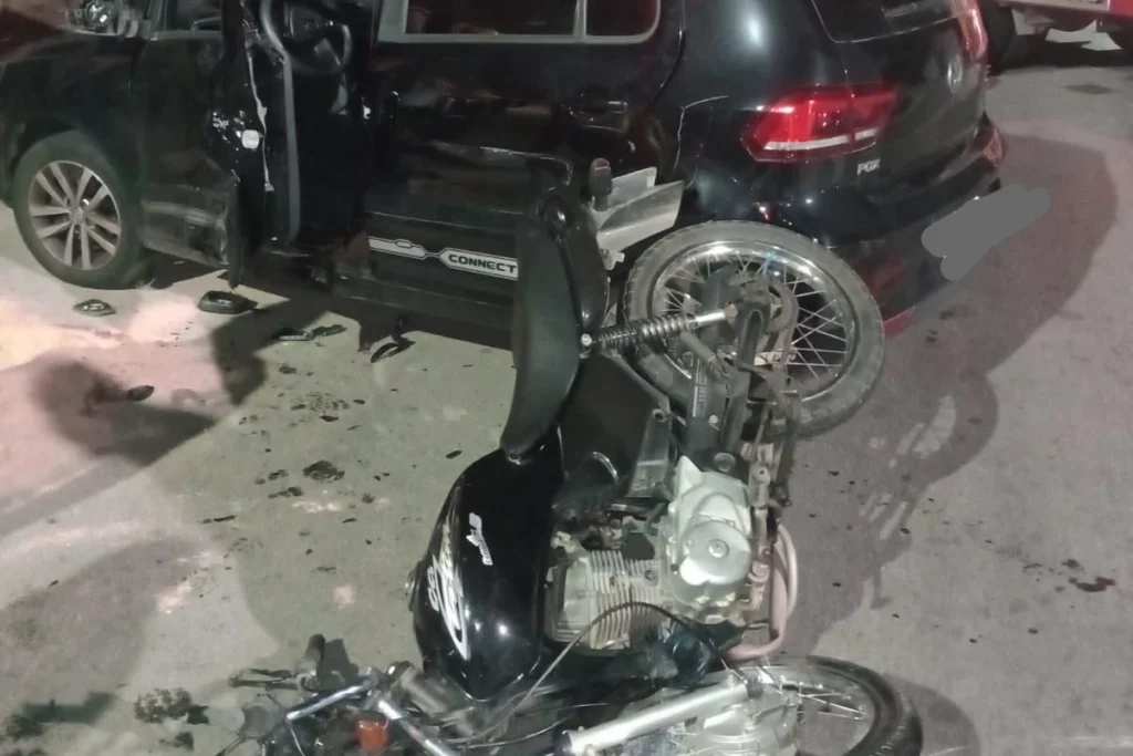 Motociclista morre após batida com carro em Tubarão