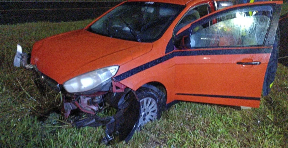 Mulher fica ferida após saída de pista na BR-101 em Passo de Torres