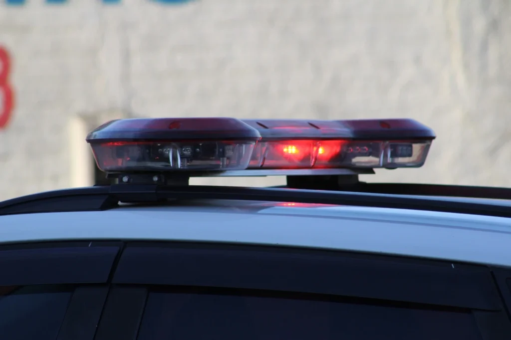 Jovem é preso após ameaçar companheira e descumprir medida protetiva em Braço do Norte