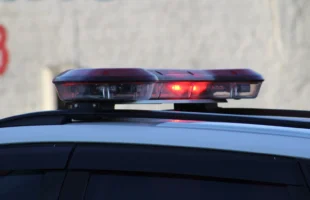 Jovem é preso após ameaçar companheira e descumprir medida protetiva em Braço do Norte