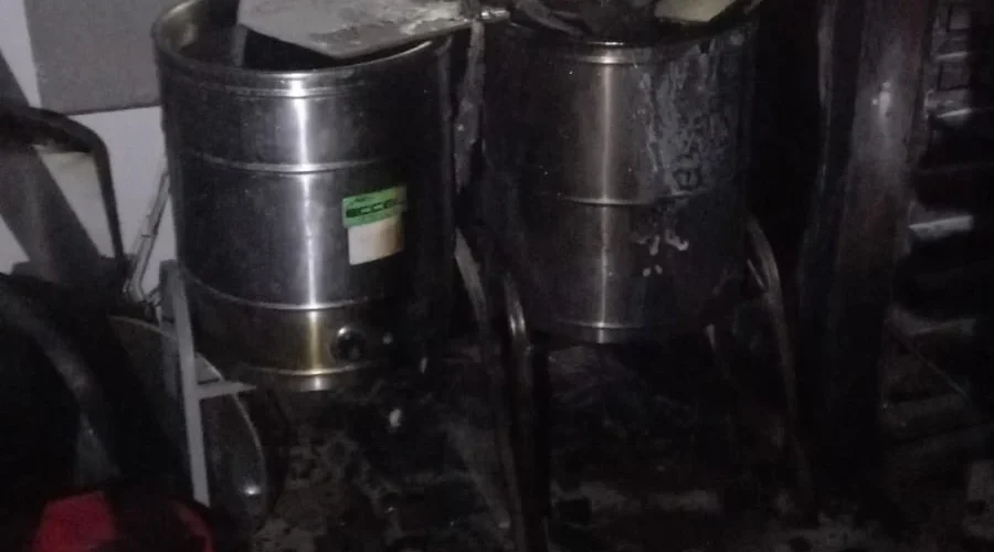 Incêndio atinge mercado em Içara e causa danos na cozinha