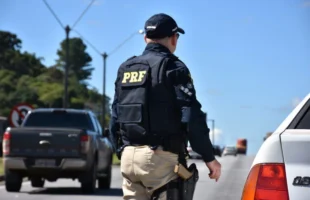 PRF reforça fiscalização em rodovias de SC no feriado de Tiradentes e registra acidentes e prisões