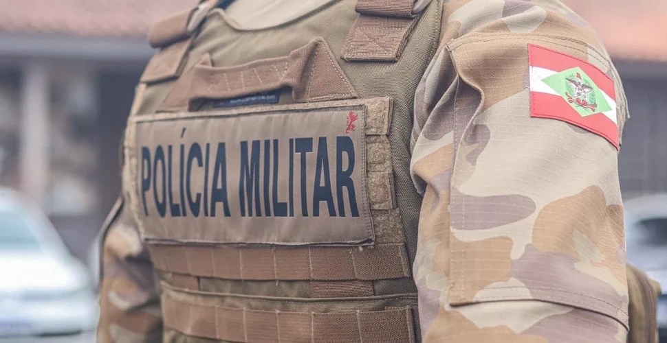 Denúncia de barulho termina com apreensão de som e fuga de suspeitos em Imbituba