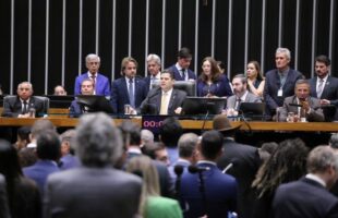 Congresso derruba veto de Lula e reacende disputa sobre penas do 8 de janeiro
