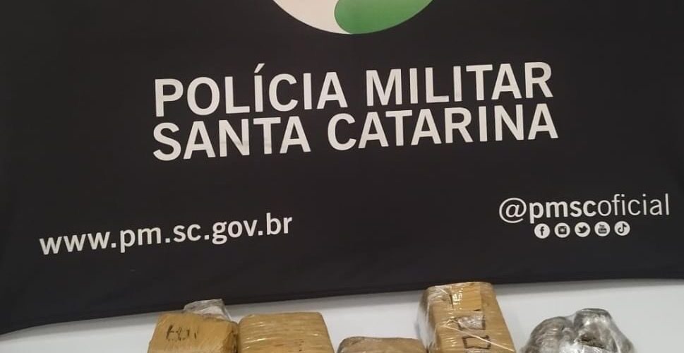 Polícia militar apreende mais de 8 quilos de cocaína e detém dois envolvidos com o tráfico em Criciúma