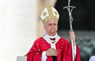 Papa Leão XIV denuncia ‘globalização da indiferença’ e pede fim das guerras em primeira páscoa como pontífice