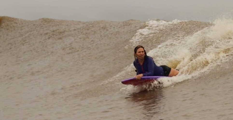 Lagunense Soraia Rocha é bicampeã de bodyboard na pororoca do Maranhão