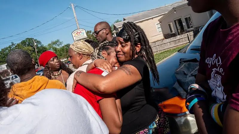 Pai mata oito crianças nos EUA, sete eram seus filhos, e morre em confronto com a polícia