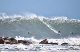 Ciclone deixa Praia do Cardoso em alerta para o brasileiro de ondas grandes