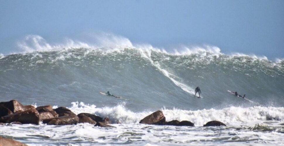Ciclone deixa Praia do Cardoso em alerta para o brasileiro de ondas grandes