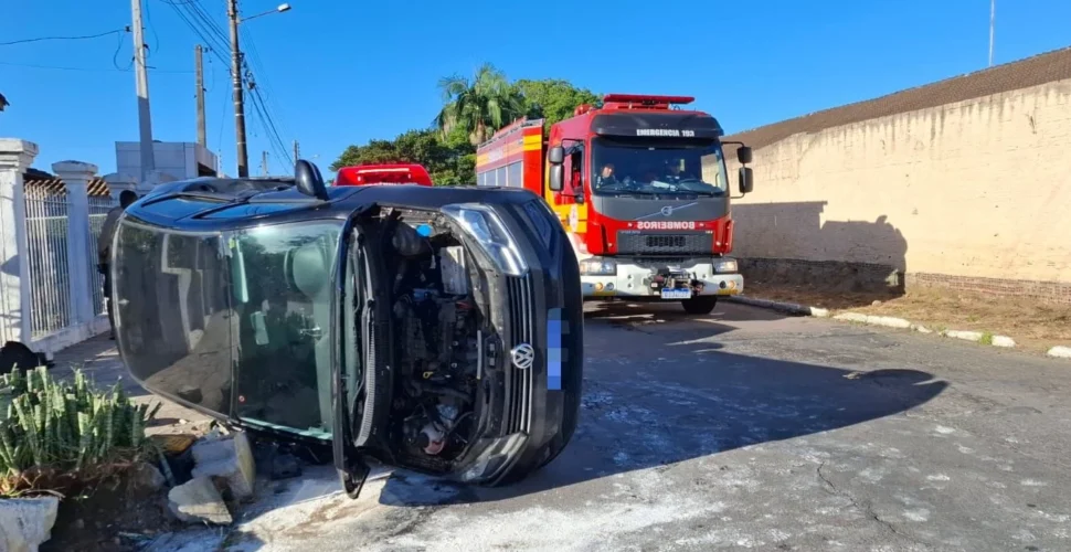 Colisão entre veículos deixa feridos em Criciúma