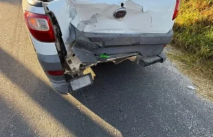 Motociclista fica ferido após colisão traseira em Jaguaruna