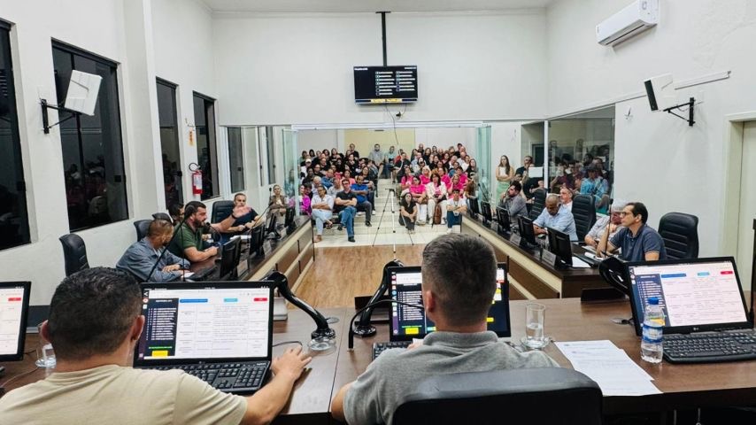 Câmara de Laguna é obrigada a reduzir cargos comissionados e fazer concurso público