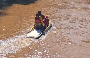 Buscas por jovem desaparecido no Rio Araranguá são suspensas devido às condições da água