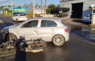 Motociclista fica ferida após colisão com carro em Turvo