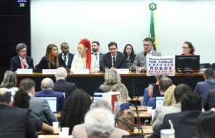 Mudança histórica: Câmara vota fim da escala 6×1 com jornada de 40 horas