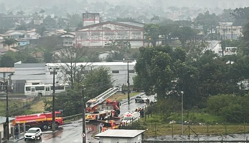Corpo localizado em rio mobiliza equipes em Criciúma