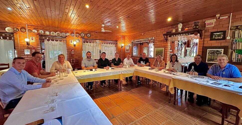 Vice-prefeitos da Amrec criam colegiado em encontro histórico em Urussanga