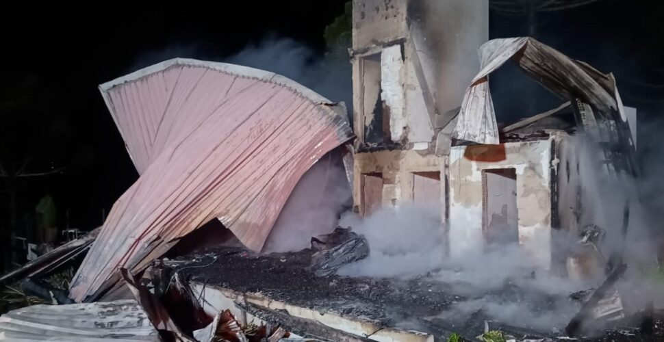 Incêndio em chalé de Urubici deixa bebê ferido e mobiliza bombeiros
