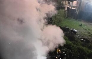 Incêndio em madeireira mobiliza bombeiros em Lauro Müller