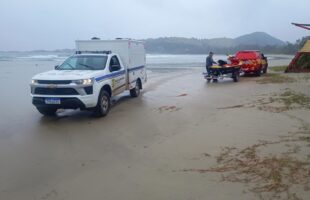 Idoso de 72 anos é encontrado morto em costão da praia do Ouvidor, em Garopaba