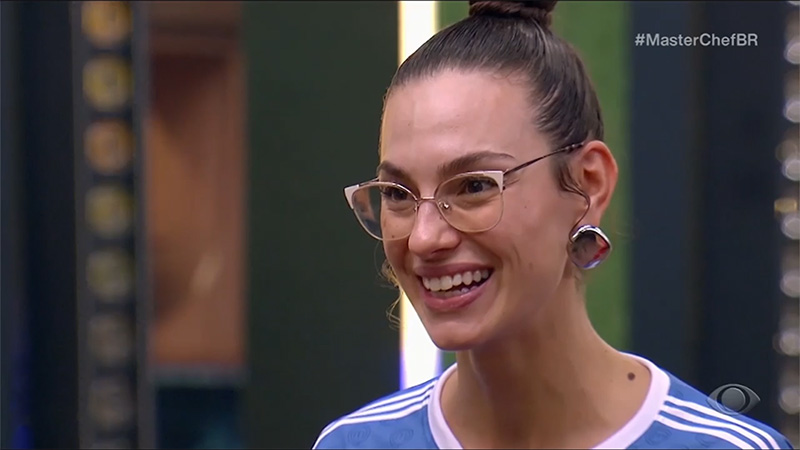 Bombeira militar de Laguna estreia no MasterChef com churros e brincadeira que arrancou risos