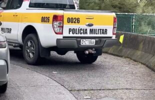 Alerta aos motoristas na SC-390, na Serra do Rio do Rastro