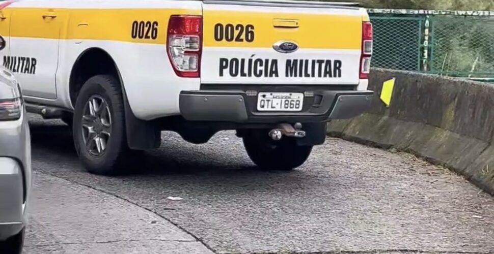 Alerta aos motoristas na SC-390, na Serra do Rio do Rastro