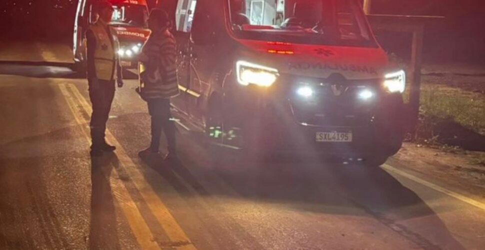 Equipes do SAMU e Bombeiros atendem acidente de moto no Itanema em Lauro Müller