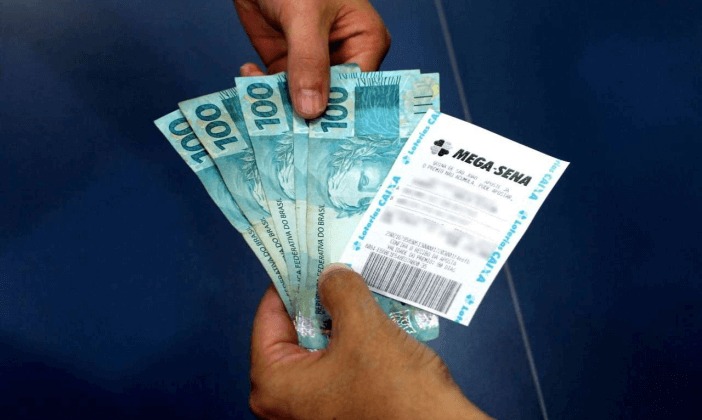Idosa cai no golpe do bilhete e quase perde mais de R$ 60 mil em Criciúma