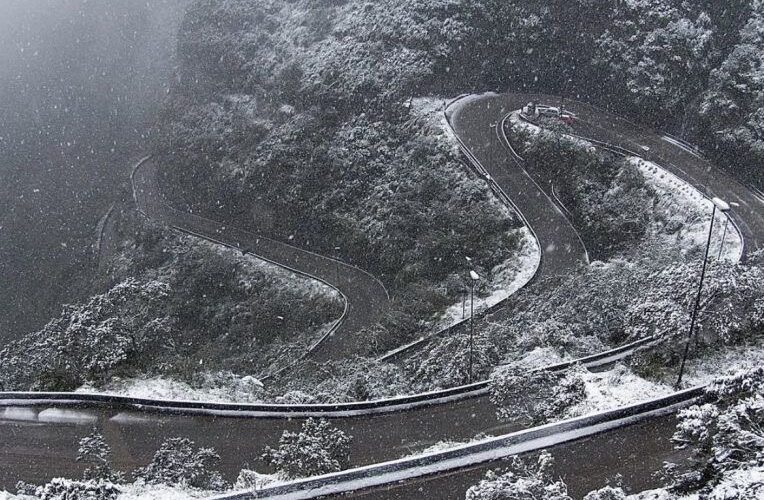 Serra do Rio do Rastro: 284 curvas e risco de gelo a 216 km de Florianópolis
