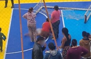 Menino de 8 anos fica em estado grave após ser atingido por trave em Itajaí