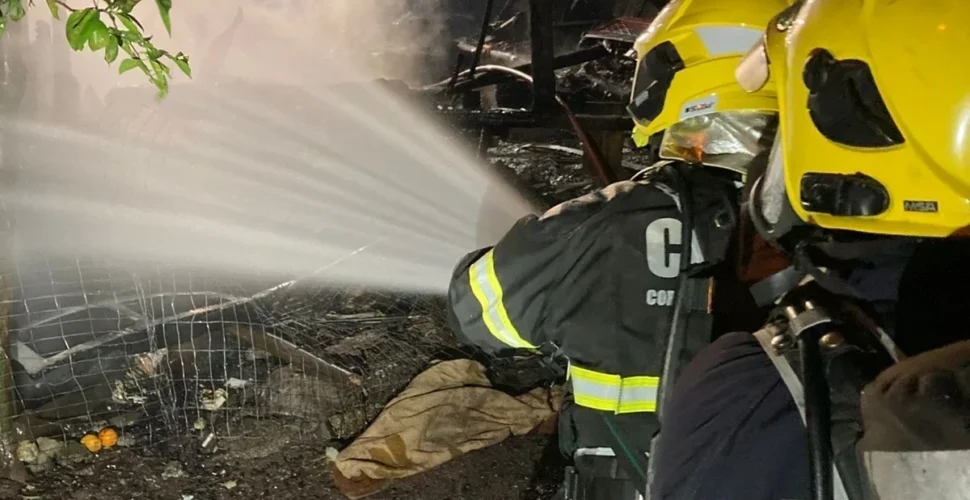 Incêndio atinge residência no bairro Coloninha em Araranguá