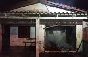 Incêndio atinge residência desocupada durante a madrugada em Balneário Gaivota