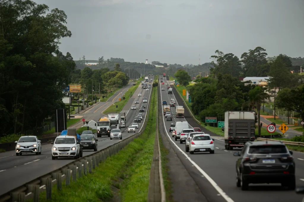 BR-101 deve receber mais de 150 mil veículos durante a volta do feriado