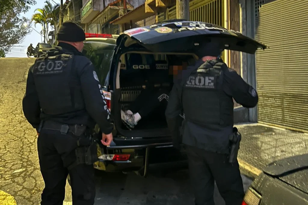 Operação investiga golpe de falso leilão e cumpre mandados em SP e RJ após vítimas em Tubarão