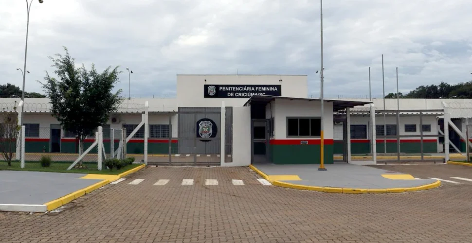 Detenta é encontrada morta em cela de penitenciária feminina de Criciúma