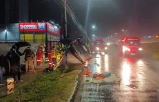 Duas jovens morrem em grave acidente na BR-101, em Barra Velha