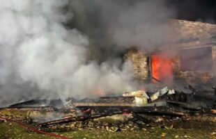 Incêndio destrói residência no bairro São Victor, em Treviso