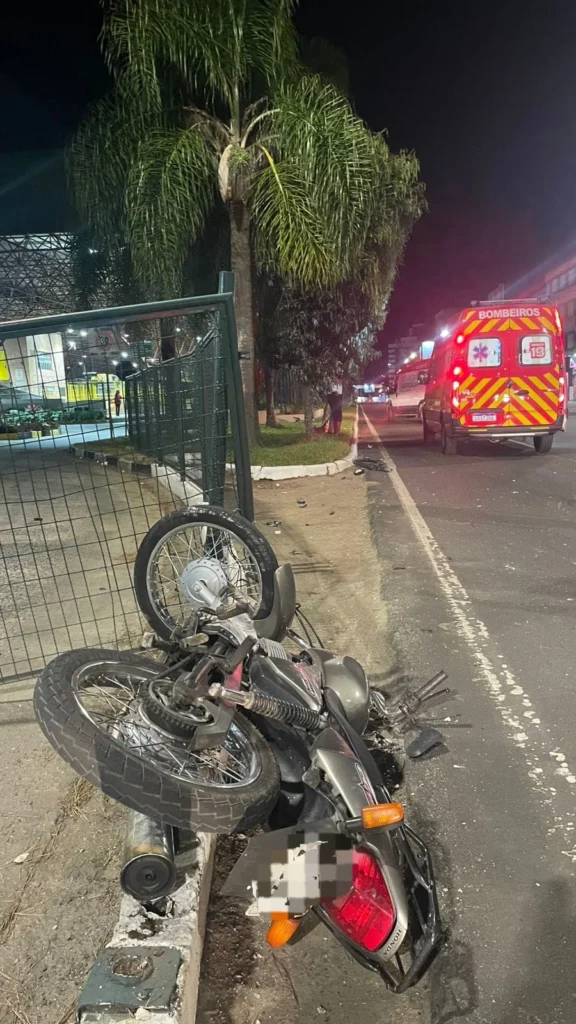 Motociclista sofre queda e fica ferido na Avenida Centenário, em Criciúma