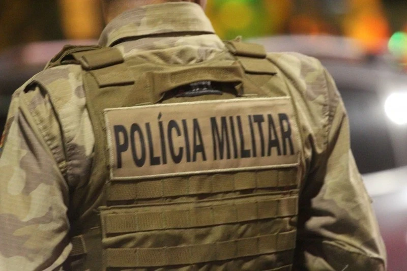 Mulher é presa após ameaçar companheira com faca durante discussão em Araranguá