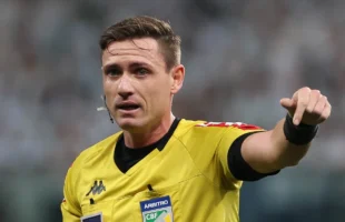 Árbitro catarinense Ramon Abatti Abel estreia na Copa do Mundo nesta segunda-feira
