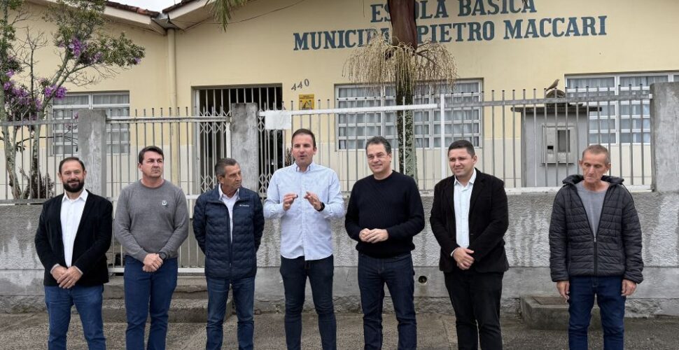 Julio Garcia destina recursos para melhorias na educação de Morro da Fumaça